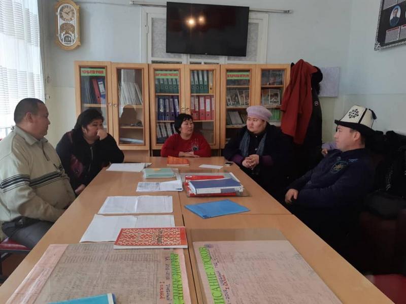 Кыргыз тили кафедрасы менен бүтүрүүчүлөрдүн ортосунда байланыш күчөдү